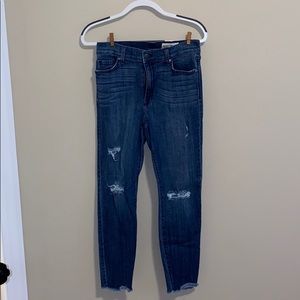 Blue jeans, stretchy material